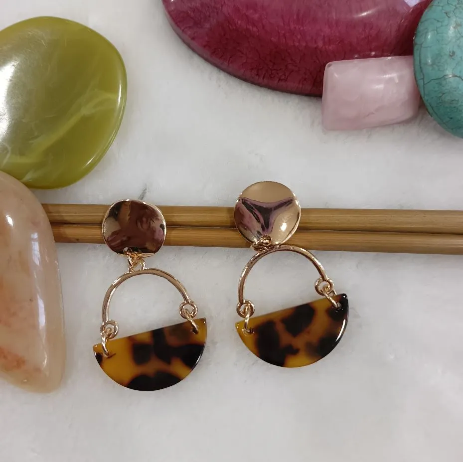 Gold Plated Geometric Shaped Acrylic Indo Western Earring