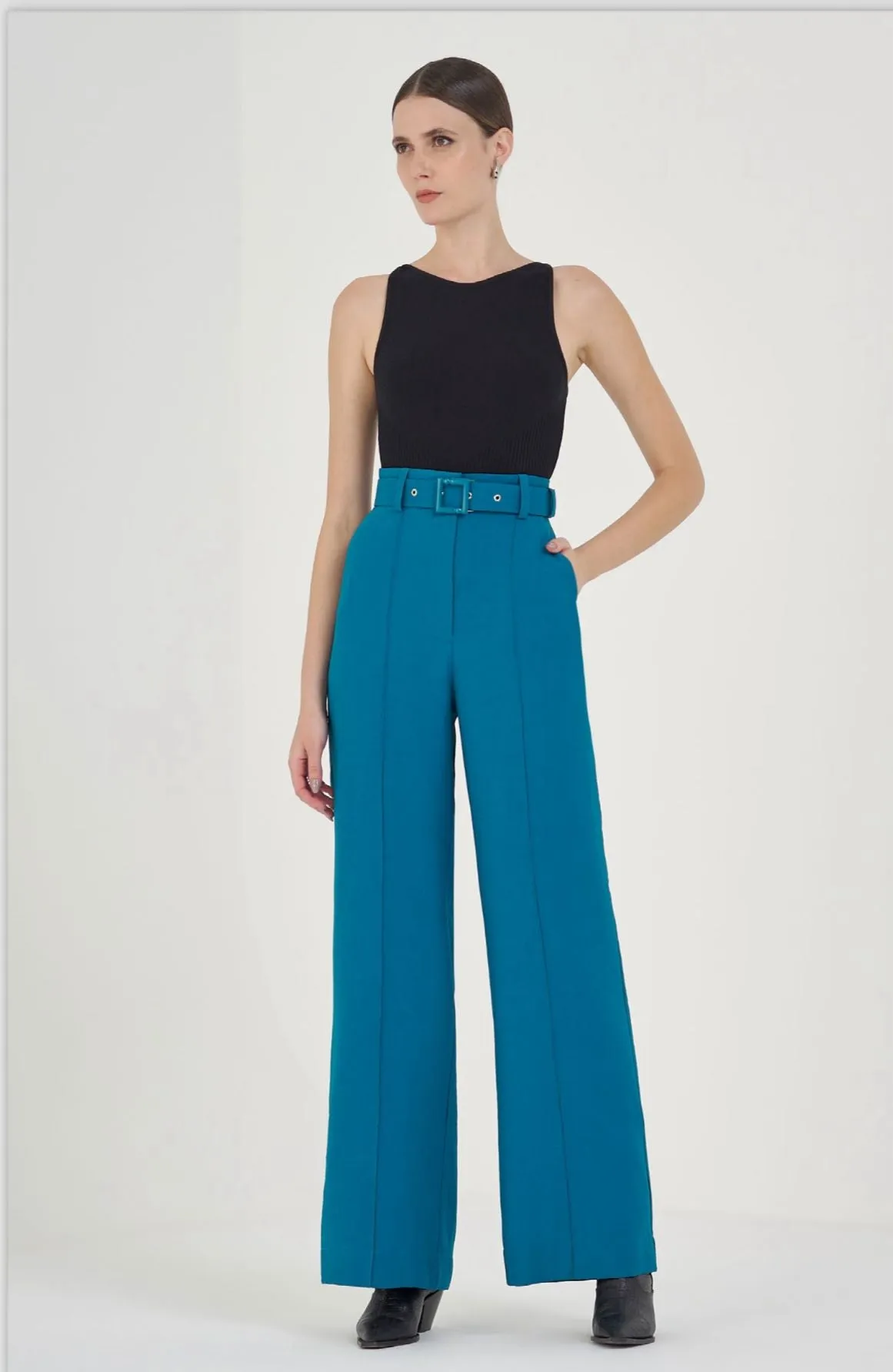 Lore - Wide Leg Pants w/ Thick Belt Essent